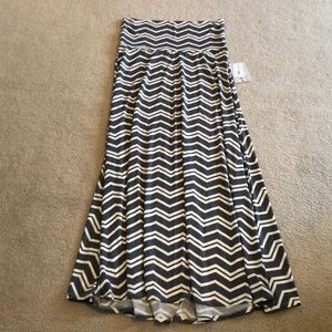 NWT Gray & Off White LuLaRoe Maxi - Large